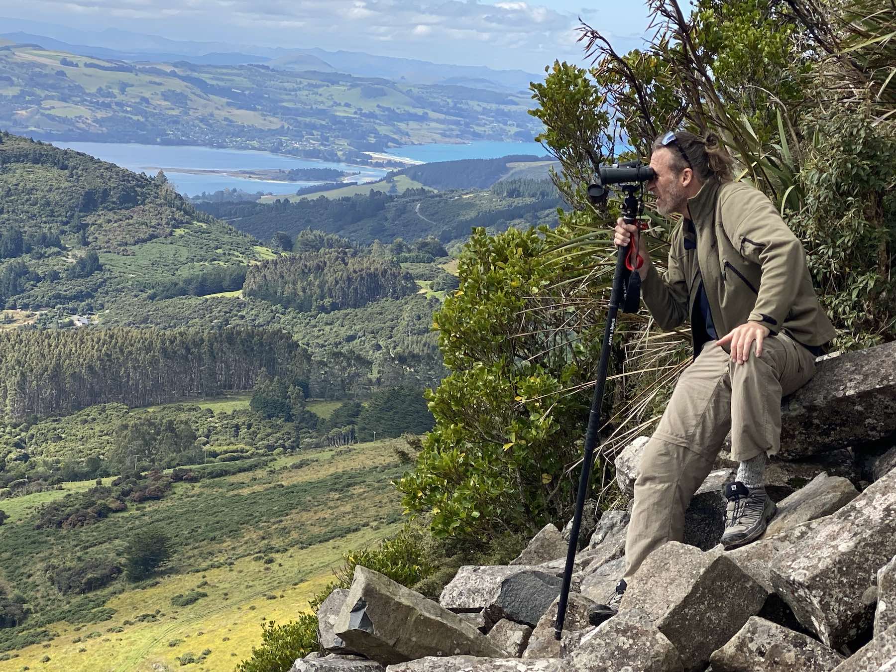 Using Stowt Staff for glassing with binoculars